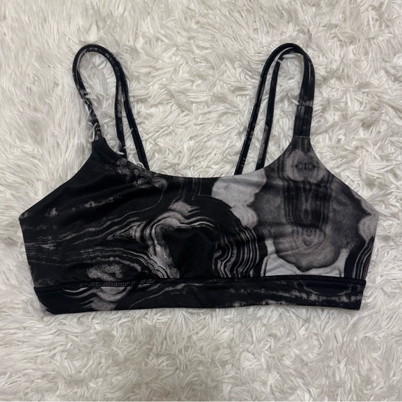 ALO Yoga Sports Bra Black and white Alo Yoga marble print sports bra - Picture 2 of 4